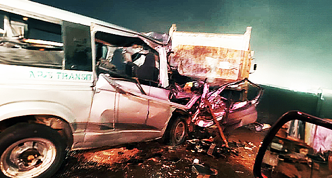 You are currently viewing Early morning Lagos auto crash kills 10, injures seven