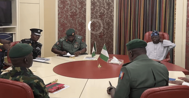 You are currently viewing Kidnappings: Tinubu meets security chiefs