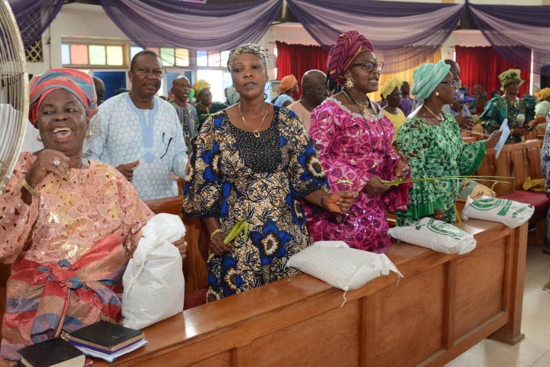 You are currently viewing Clerics commend Gov. Abiodun as Ogun continues palliative distribution