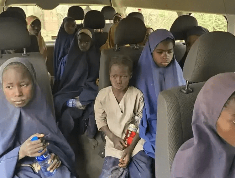 You are currently viewing Defence Headquarters details how 137 Kaduna school students were rescued