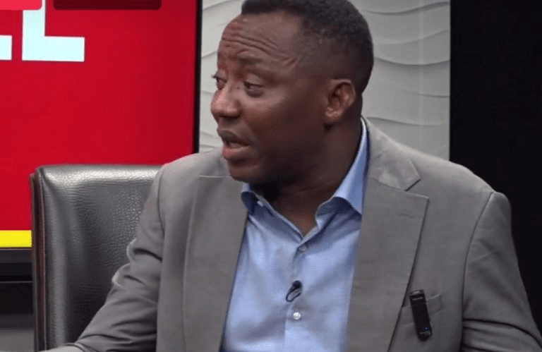 You are currently viewing Sowore reunites with family five years after travel ban