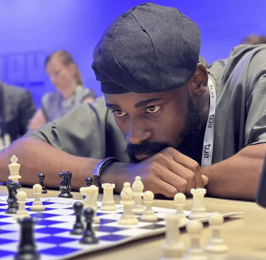 You are currently viewing Tunde Onakoya sets 58-hour new chess marathon record, pushes for 60-hour