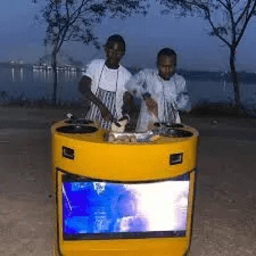 Nigerian engineering graduate invents solar-powered kiosks for fast food vendors