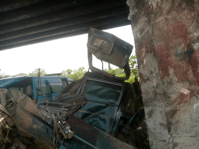 You are currently viewing Three die in Lagos-Ibadan expressway crash
