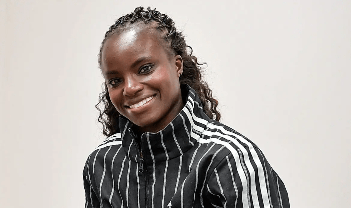 You are currently viewing Eniola Aluko becomes first black woman to own Italian club