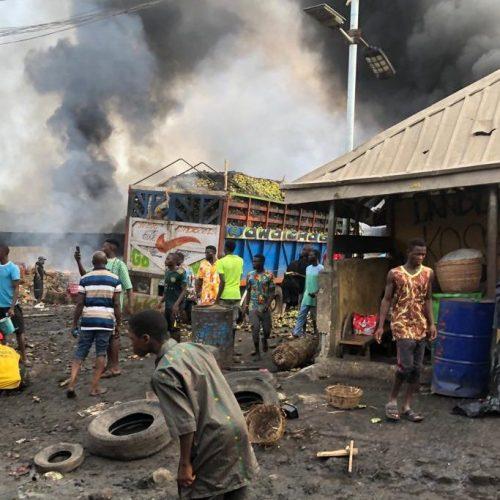 Read more about the article Hoodlums clash in Lagos, set Ile Epo market on fire