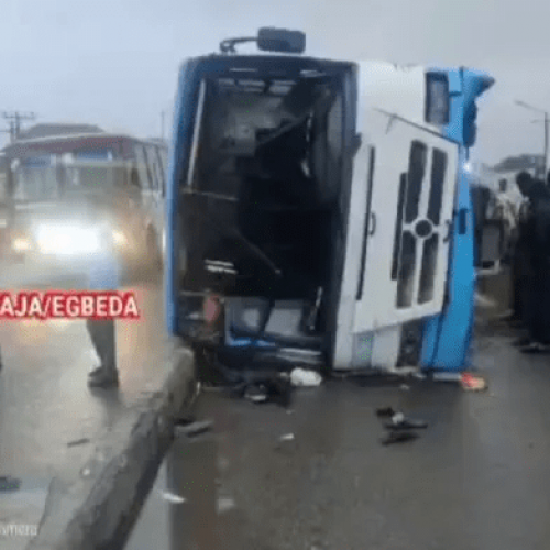 Several injured as BRT bus overturns in Lagos