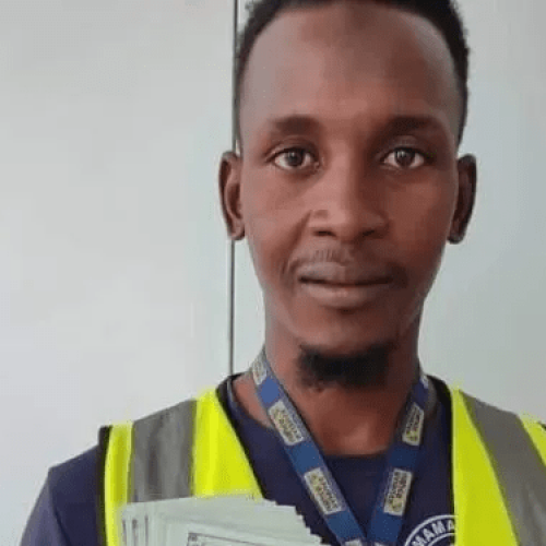 NAHCO staff returns $10,000 found while cleaning an aircraft in Kano