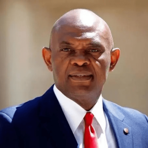 UBA pensioners call out Tony Elumelu over poor pension payments, protest at bank’s Marina Head Office 