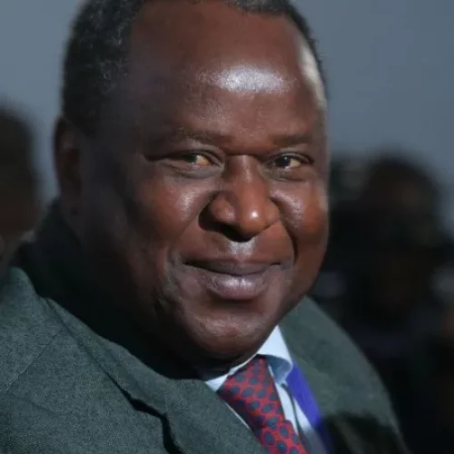 Tito Mboweni: South Africa first black central bank governor dies at 65