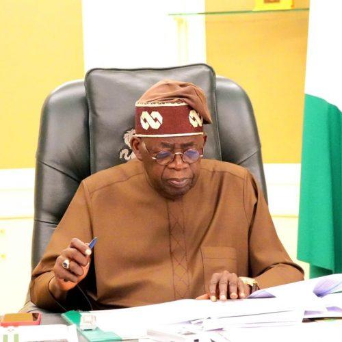 Read more about the article Tinubu reduces Ministers’ convoy to 3 vehicles