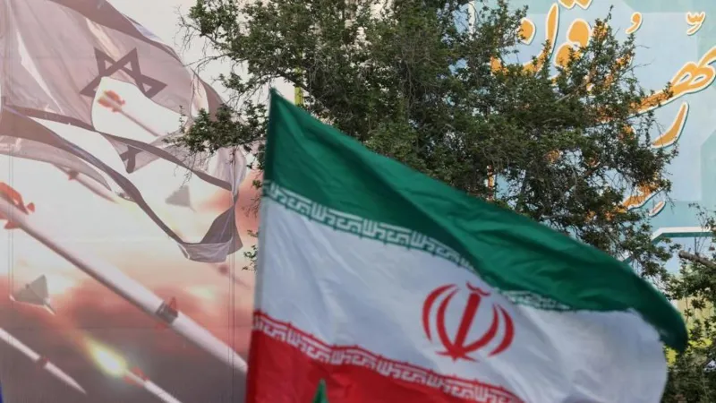 You are currently viewing Explosions in Iran as Israel launches air strikes