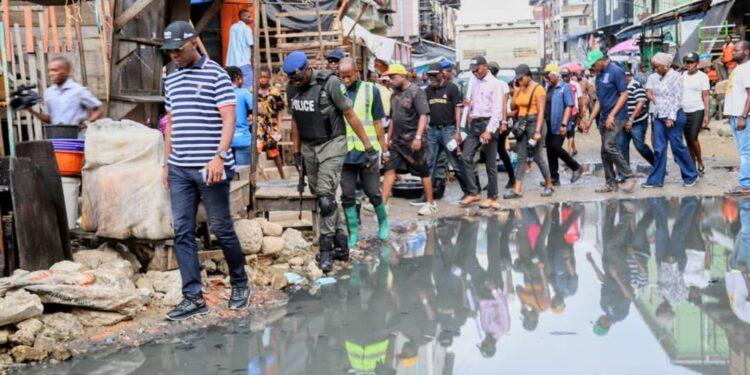 You are currently viewing Lagos govt to reconstruct 13 drains, raise roads to curb flooding on Lagos Island