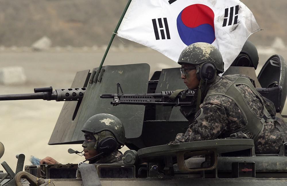 You are currently viewing South Korea considers military aid to Ukraine amid North Korean troop movements to Russia