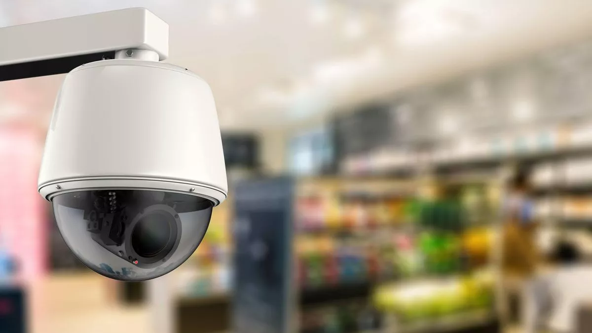 You are currently viewing Shoplifting in UK hits 20-year high as police-recorded offences surge by 29%