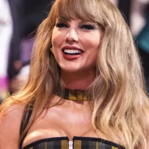 Taylor Swift surpasses Rihanna to become the richest female musician 