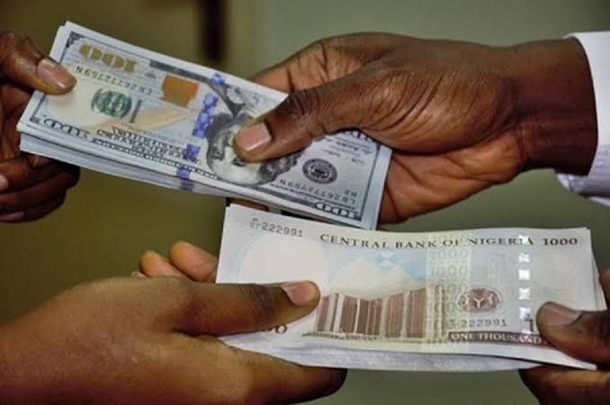 You are currently viewing Naira trades N1,645/$ at official market