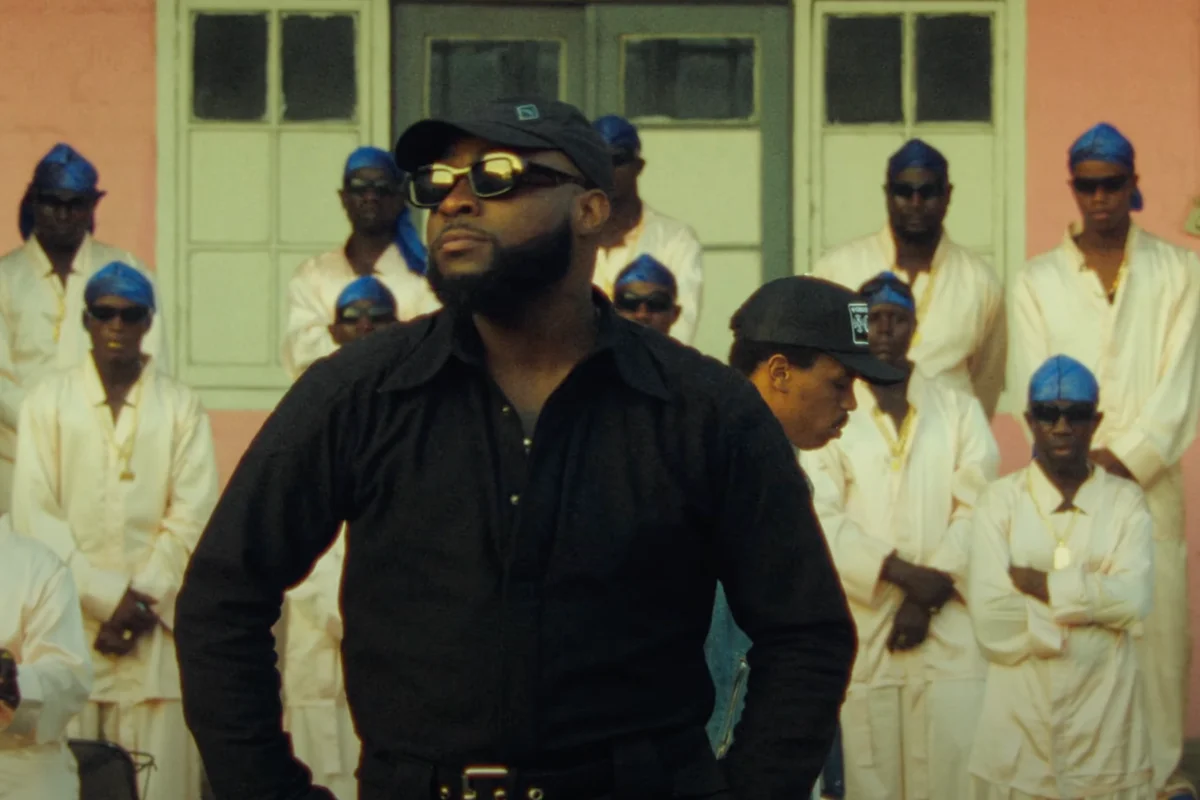 You are currently viewing Davido drops his first single of the year, “Awuke”