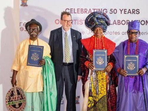 Read more about the article U.S. honours three Nigerian artists on 50th anniversary of art partnership 