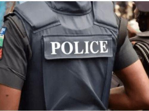 Read more about the article Dismissed Edo policewoman threatens to kill self, children