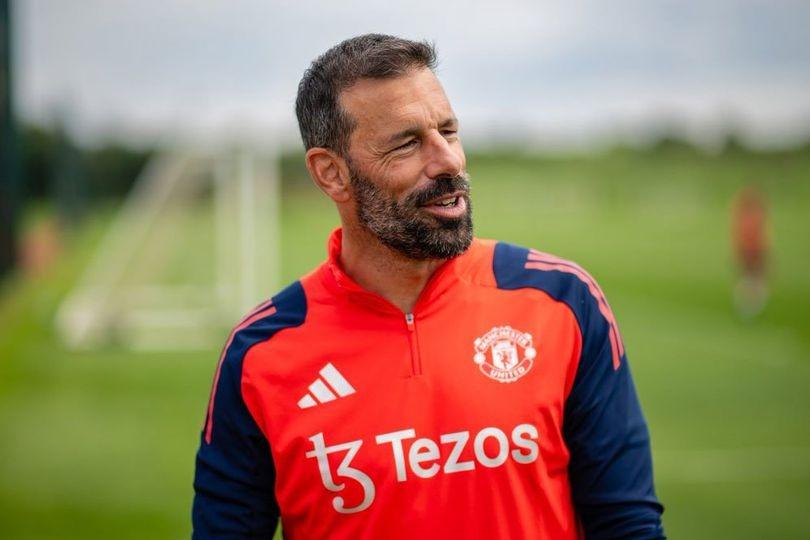 You are currently viewing Van Nistelrooy linked with former club return after Man United exit