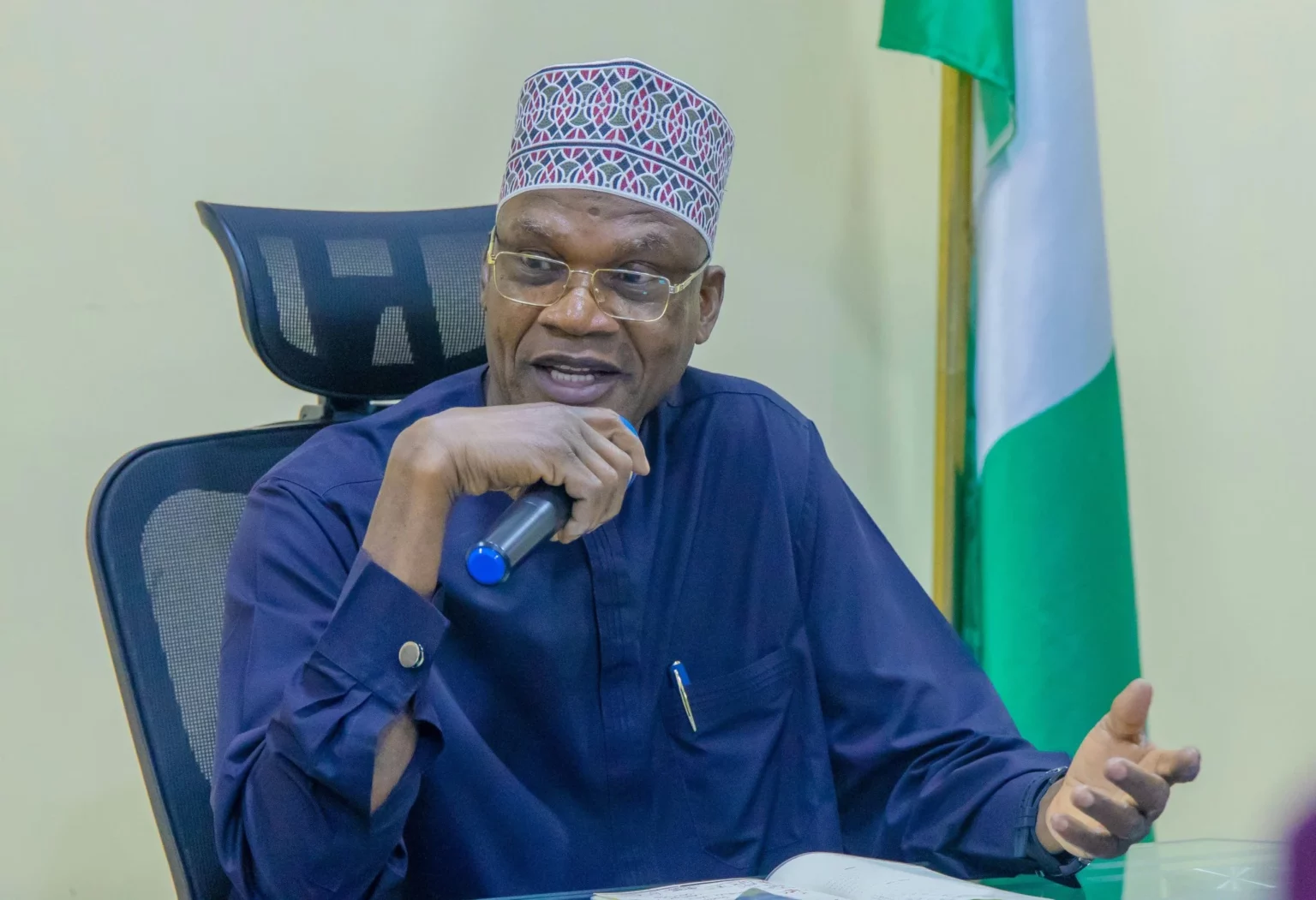 You are currently viewing FG sacks graduates from Benin Republic varsities
