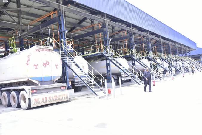 You are currently viewing Dangote Refinery resumes crude oil importation from US 