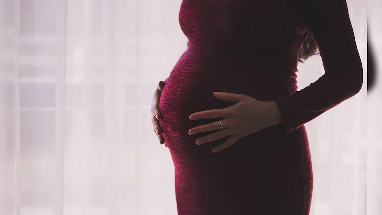 You are currently viewing Nigeria’s ‘Miracle Pregnancy’ Scam: Woman Allegedly Pregnant For 15 Months