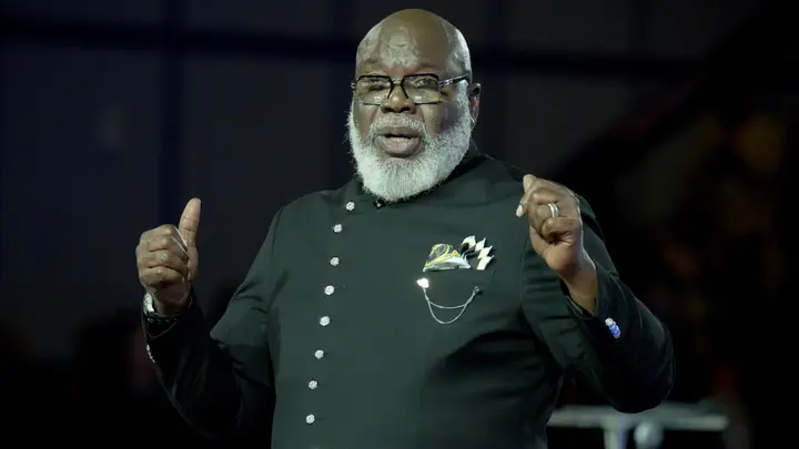 You are currently viewing Bishop T.D. Jakes suffers health incident after ‘powerful’ sermon during Sunday service