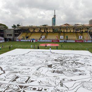 largest drawing on field of stadium