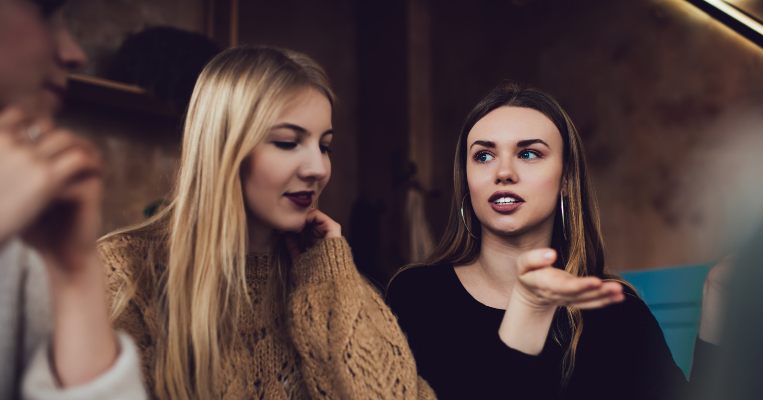 You are currently viewing 8 things people with poor social skills do in public settings (without even realizing it)