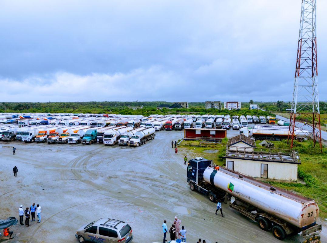 You are currently viewing IPMAN can’t lift petrol without NNPC approval – Dangote refinery