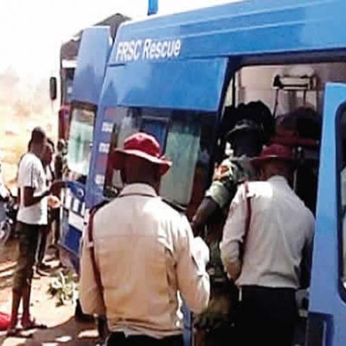 Read more about the article Two die, 15 injured in Lagos-Ibadan Expressway accident