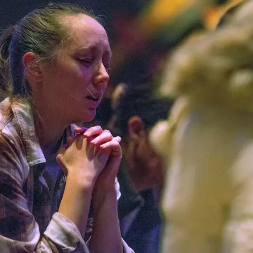 Read more about the article Teenage girl shoots dead fellow student and teacher in US