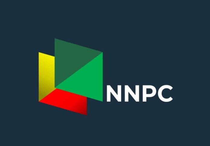 You are currently viewing JUST IN: NNPC reduces price of petrol to N899 per litre
