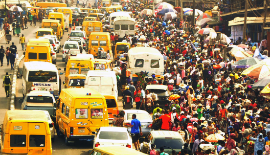 You are currently viewing Yuletide: Nigerians jam markets in shopping frenzy