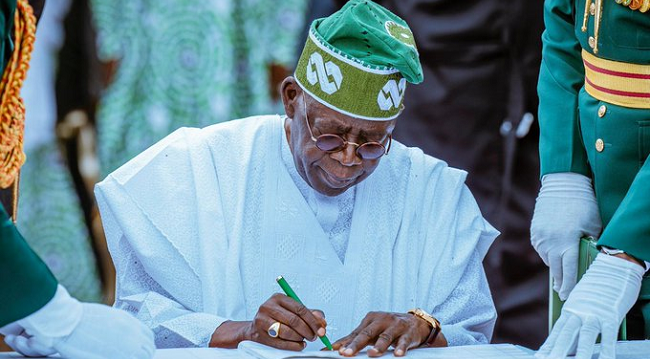 You are currently viewing FG redeploys permanent secretaries in civil service