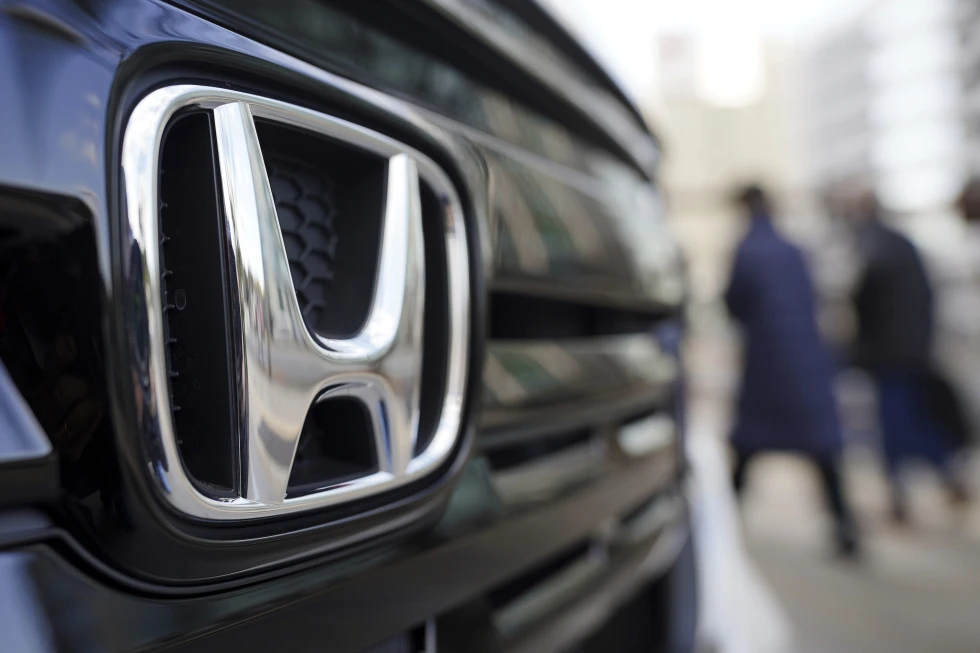 You are currently viewing Honda recalls nearly 206,000 SUVs to fix fuel filler tubes that can leak gasoline, risking a fire