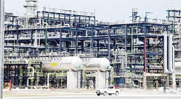 You are currently viewing Dangote Refinery, Neptune Oil announce first export of PMS to Cameroon