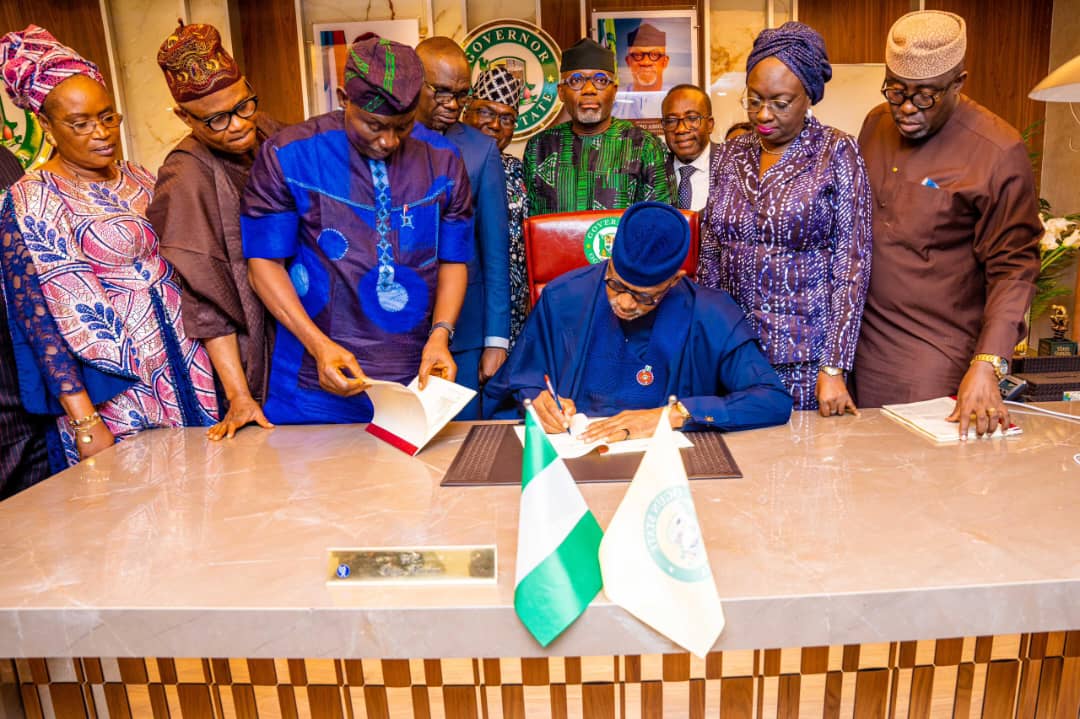 You are currently viewing Abiodun Signs N1.054trn Appropriation Bill into Law
