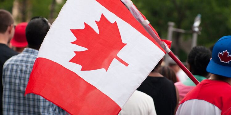 You are currently viewing Canada offers administrative jobs up to $74k, with no degree required 