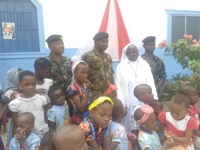 You are currently viewing Nigerian Navy donates foodstuffs to Anambra orphanage