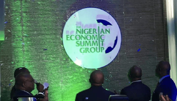 You are currently viewing Naira seen appreciating to 1,300/$ in 2025
