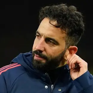 Read more about the article Amorim says he’d rather pick 63-year-old coach over Rashford