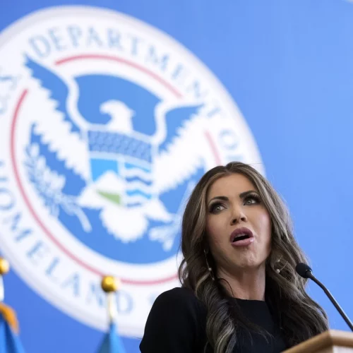 Read more about the article Trump administration revokes deportation protections for 600,000 Venezuelans