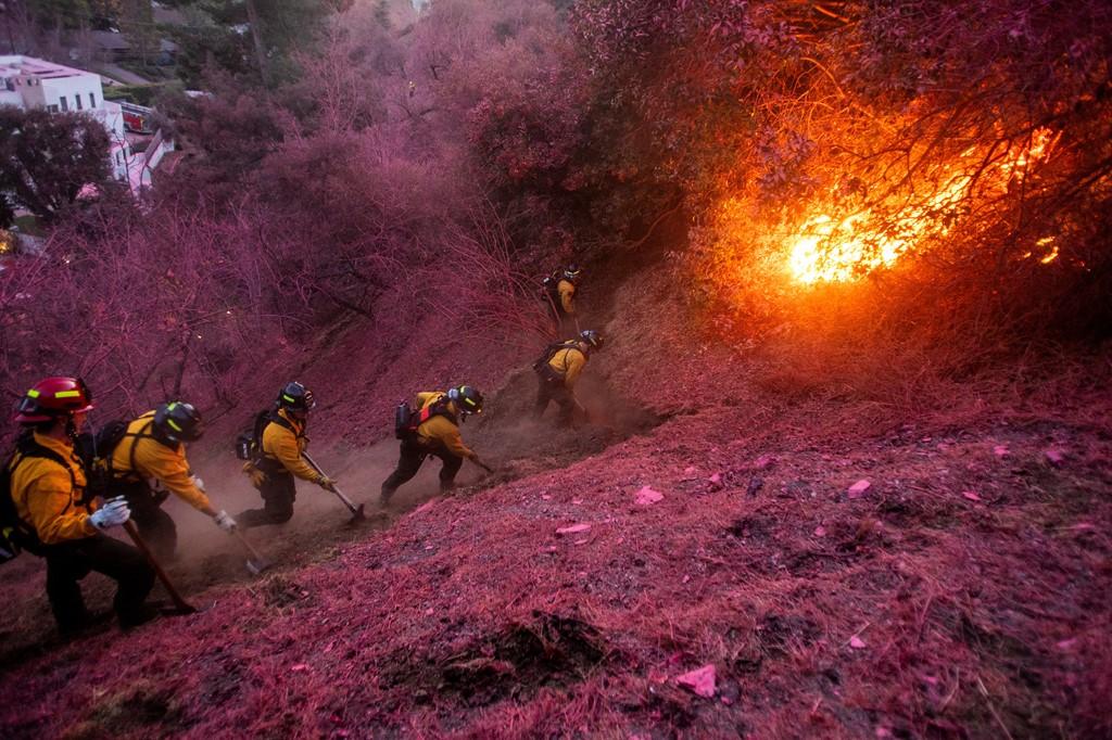 You are currently viewing LA fires latest: At least 24 killed as high winds expected to fan flames