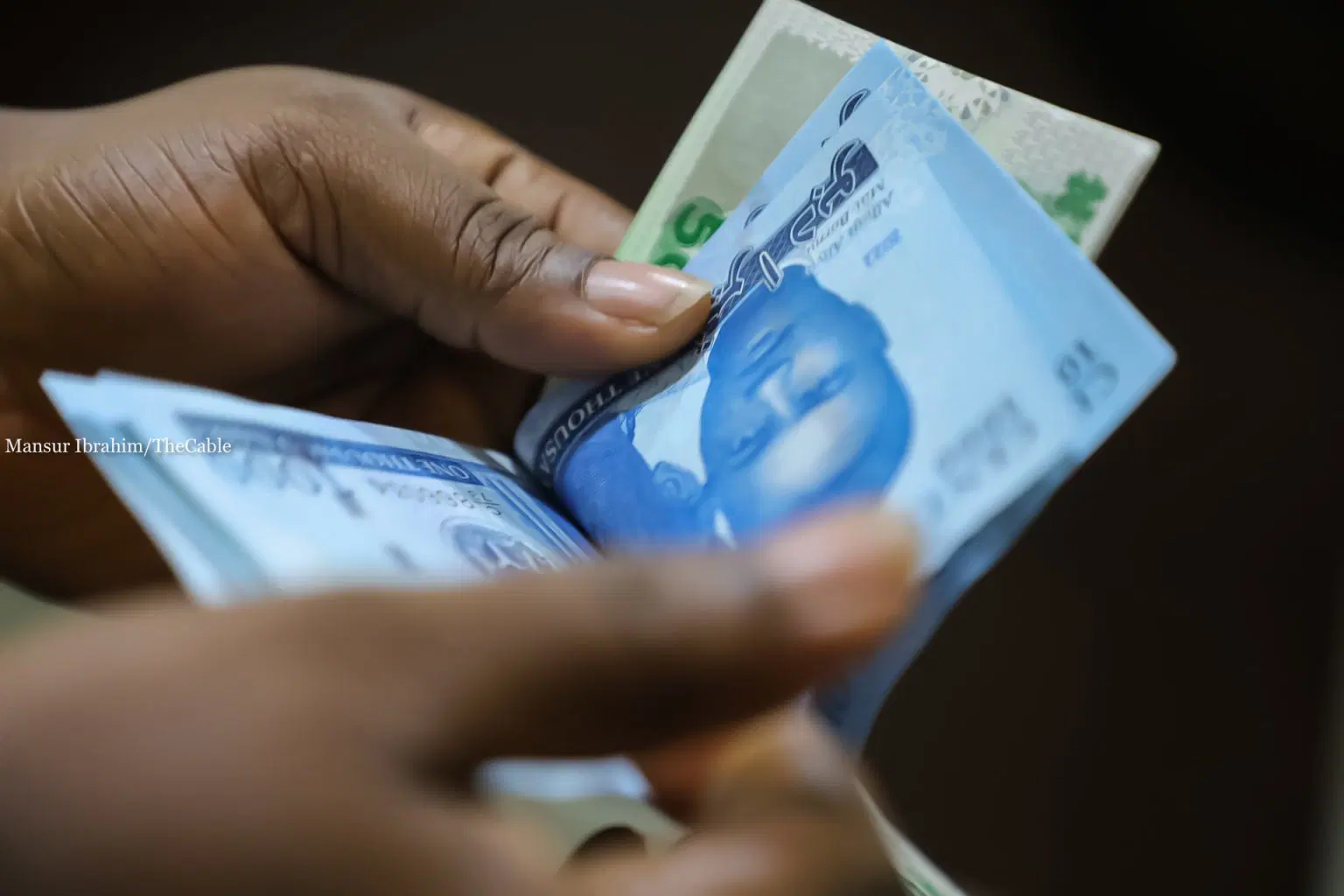You are currently viewing CBN vows to tackle buying, selling of Naira notes