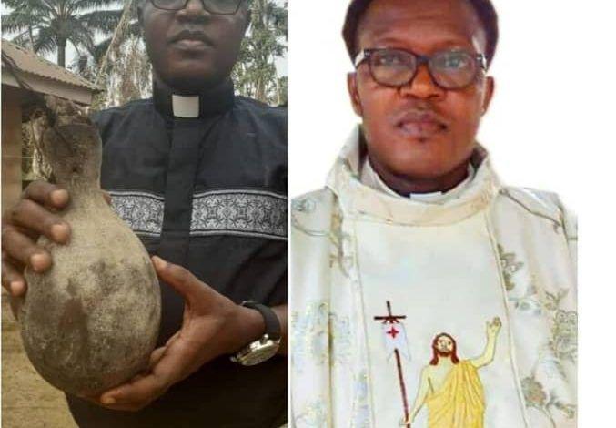 You are currently viewing Popular Catholic priest resigns, switches to traditional religion