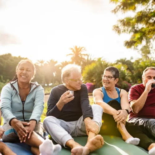 Read more about the article It’s hard to make friends when you’re older, experts say: 3 reasons why—and how to fix it