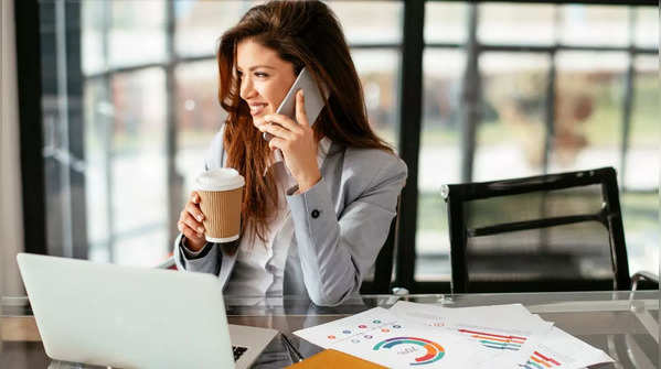 You are currently viewing 8 signs your coworker is ‘productivity peacocking’ at work